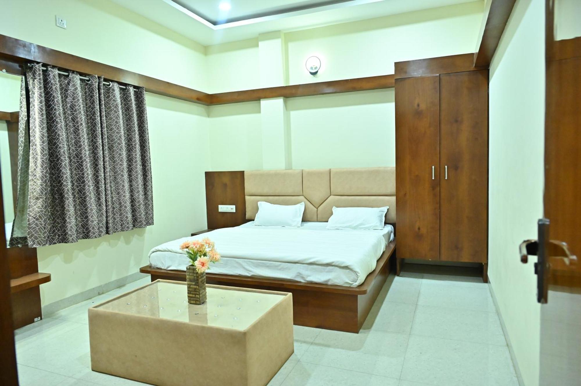 Indore Palace Extérieur photo